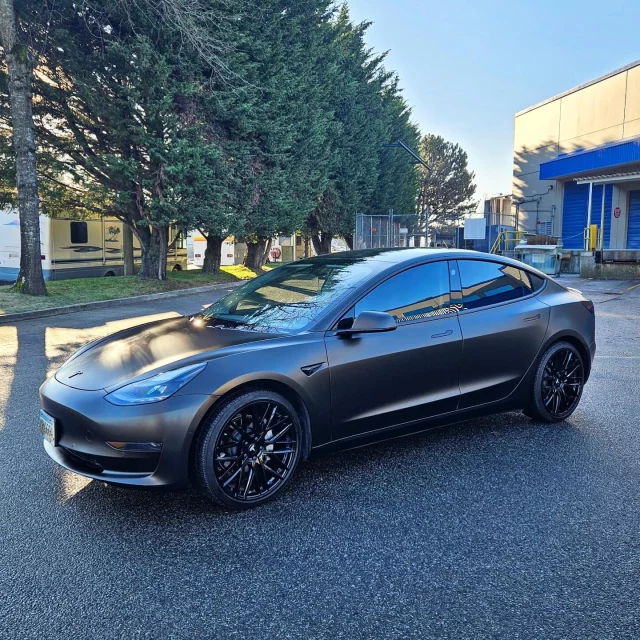 All wrapped up and looking hella fresh! This is the 3M Satin Gold Dust Black Vinyl. The pictures don’t do it justice. This vinyl is a real head turner 😍

*******************************************************

#tesla #teslawrap #3m #3mwrap #wrapshop #layednotsprayed