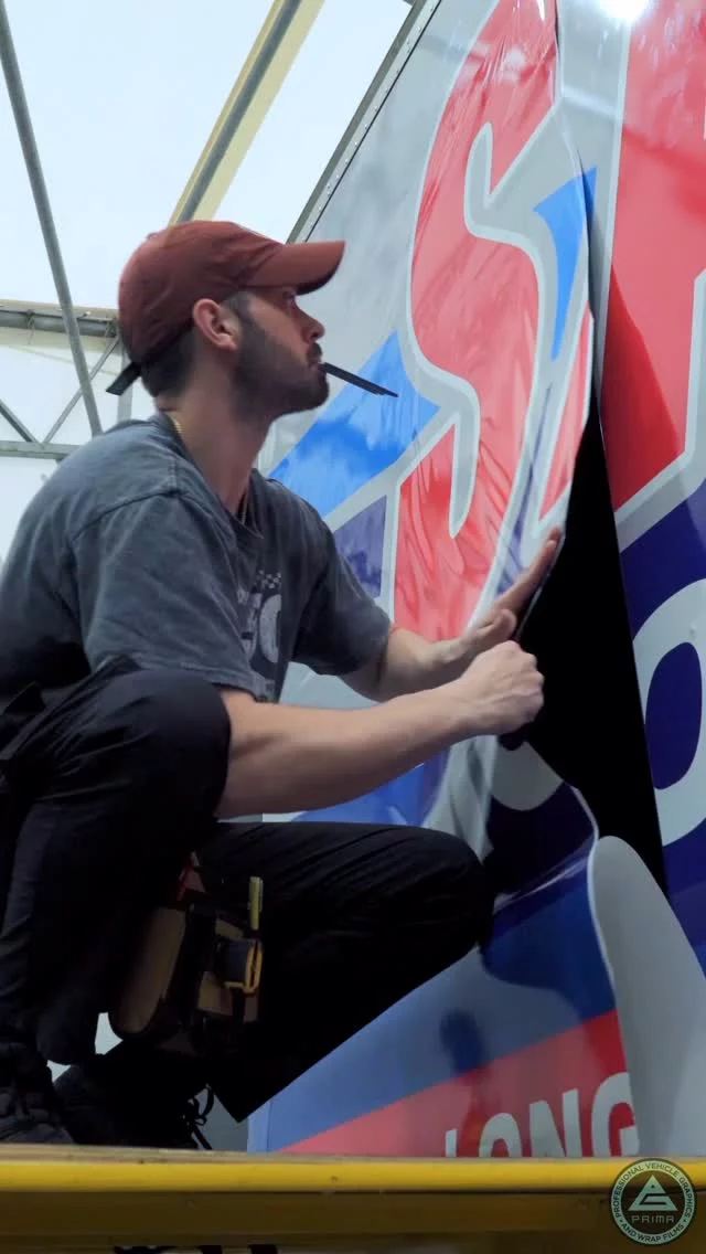 Check out this video to show our wrap process for the team with @salmonsmoving! They are rollin’ out some fresh branding, courtesy of @bananascreative. It was a pleasure working with both these amazing companies! Thank you 🙌