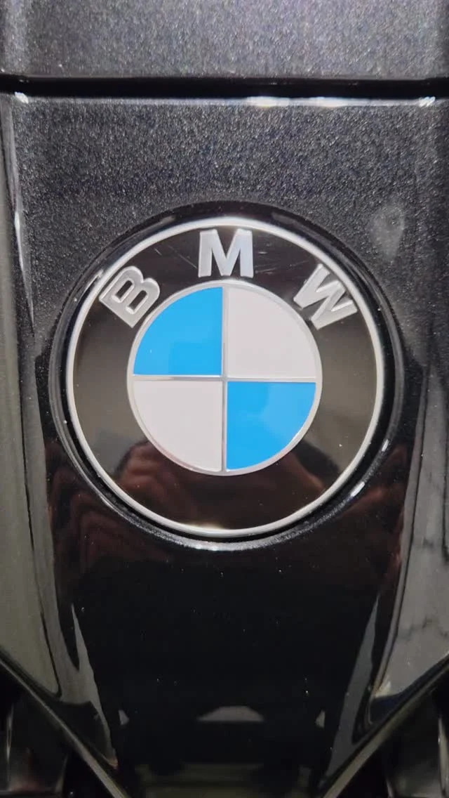 This BMW M4 Competition rolled into the shop and left looking like a completely different beast. Wrapped top to bottom in 3M Gloss Midnight Blue Vinyl, this finish hits that perfect balance between deep luxury and aggressive performance.

Whether it’s a full color change like this or custom graphics for your business, we’ve got you covered from start to finish.

📍Serving the Lower Mainland, BC
🚗 Drive different. Stand out.

#BMWM4 #M4Competition #3MWrap #VehicleWrap #CarWrap