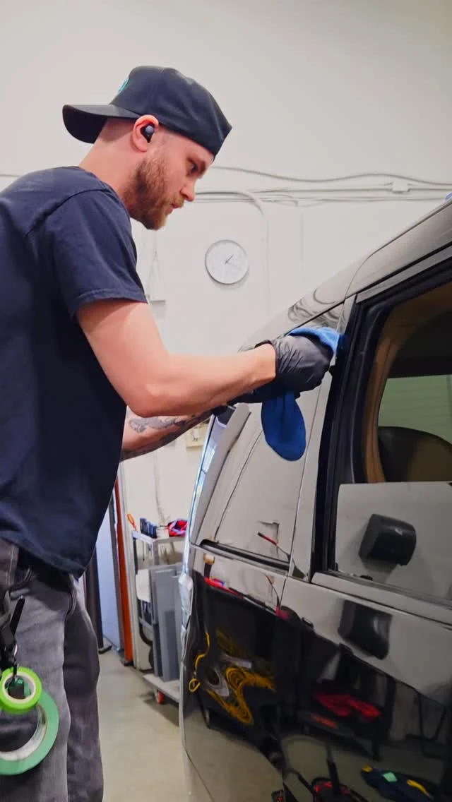 When great design meets a clean install… magic happens ✨

@bananascreative came through with the incredible design, and we had the pleasure of bringing it to life on this van for Dog Play 🐾

Now this ride is out there working 24/7 — turning heads and building brand recognition all across the Lower Mainland 🚐

📍 Prima Graphics

#VehicleWraps #LowerMainlandBusiness #DogPlay #BananasCreative #PrimaGraphics WrapExperts